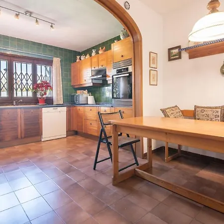 Tennis Park With Air Conditionner Villa